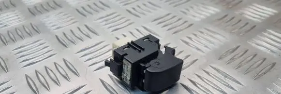 Toyota Avensis T250 Electric window control switch 8481005050 37080A23C04