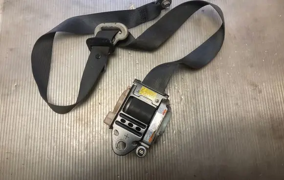 Suzuki Grand Vitara II Front seatbelt 8492065J0 12262006