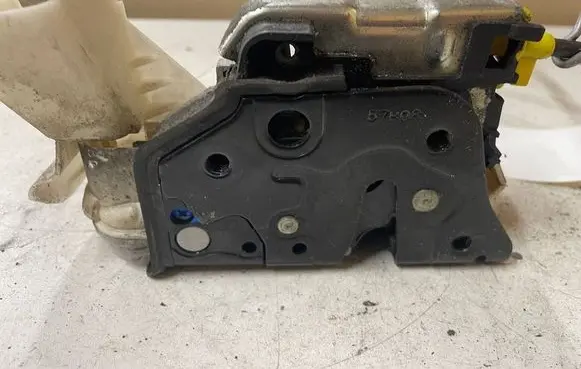 Audi A4 S4 B8 8K Front door lock 8J2837016