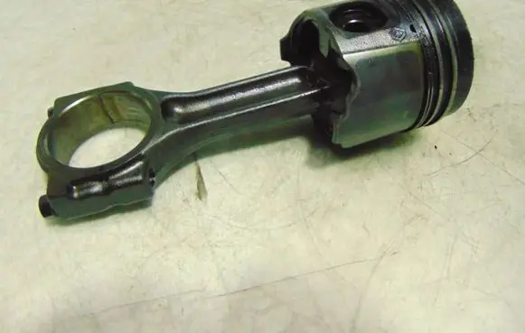 Renault Megane I Piston 