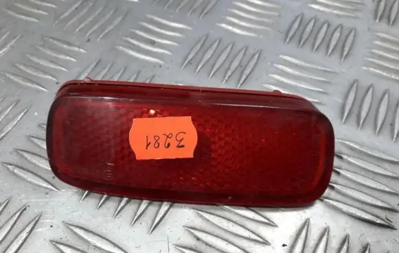 Peugeot 607 Rear tail light reflector