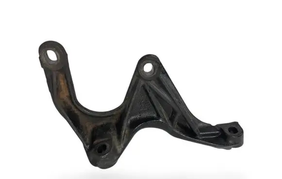 Engine mounting bracket