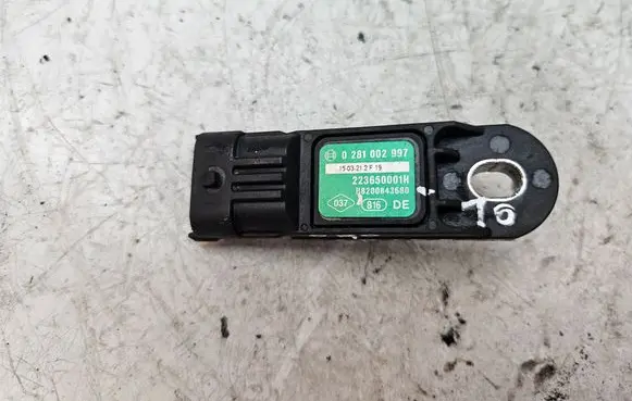 Renault Captur Air pressure sensor 8200843680