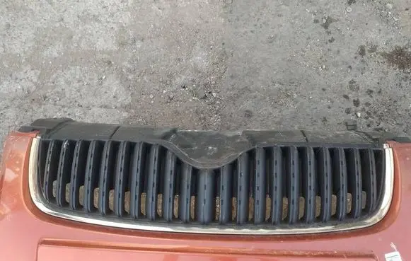 Skoda Fabia Mk2 (5J) Front grill