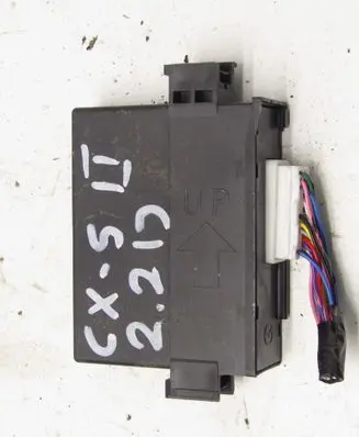 Mazda CX-5 II Door central lock control unit/module D09V675U0