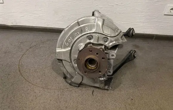 BMW X5 G05 Rear wheel hub spindle/knuckle 6878031 6878038 6878019
