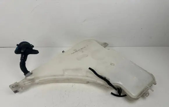BMW 3 F30 F35 F31 Windshield washer fluid reservoir/tank 7241671 14607211 2705161716