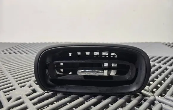 Toyota Prius (XW50) Dashboard side air vent grill/cover trim GN71159840 SN71159840