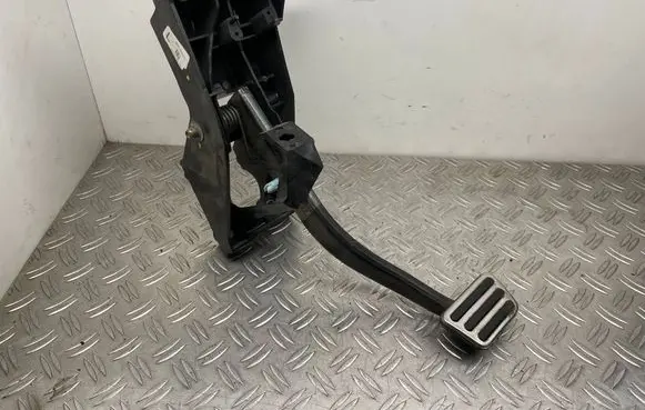 Ford Mustang VI Brake pedal K850E BR332450LA