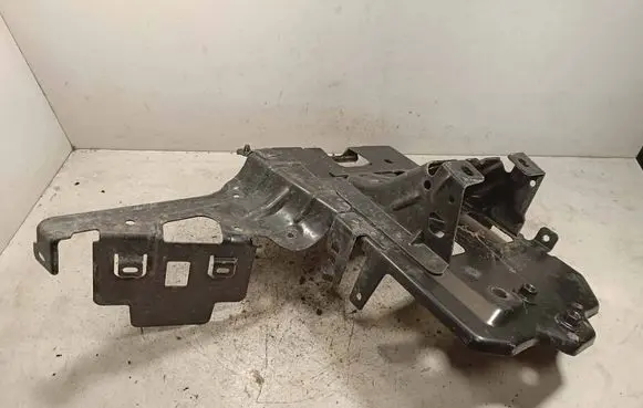 Opel Insignia B Battery tray 84221669 04221669