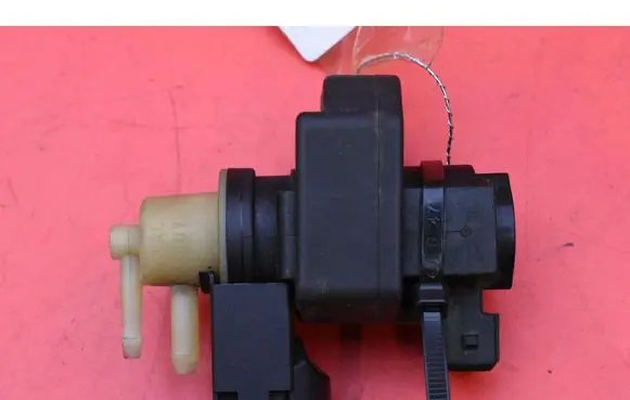 Hyundai ix20 Vacuum valve 351202A900