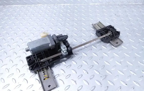 BMW 7 E65 E66 Seat adjustment motor 0390201995