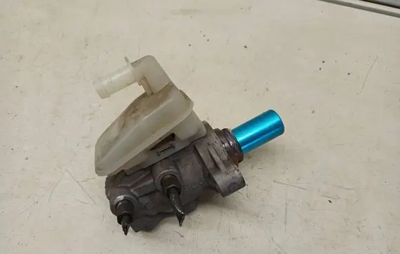 Nissan Murano Z50 Master brake cylinder 