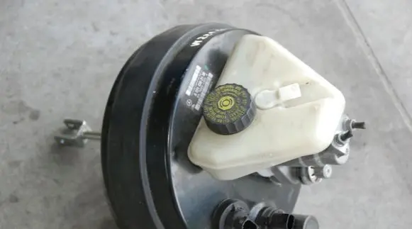 Mercedes-Benz CL C216 Brake booster A2214302130