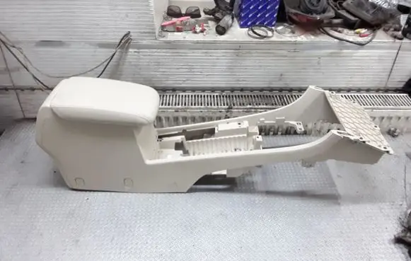Volkswagen PASSAT B7 USA Armrest 561863243