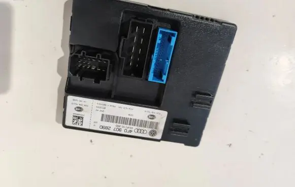 Audi A6 S6 C6 4F Comfort/convenience module 4F0907289D 5DK00876210