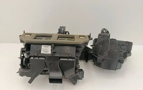 Dodge Challenger Interior heater climate box assembly P68334968AA TPYER0886U0646