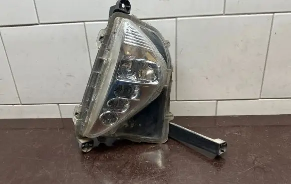 Toyota Prius (XW50) Front fog light 1324393R