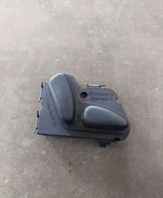 Mercedes-Benz C W203 Seat control switch 2108213751