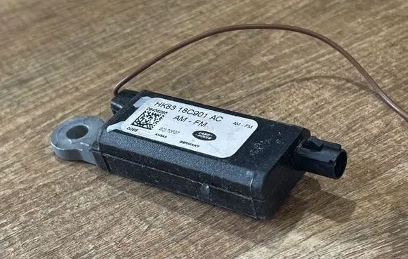 Jaguar F-Pace Aerial antenna amplifier HK8318C901AC 28456285 20170627