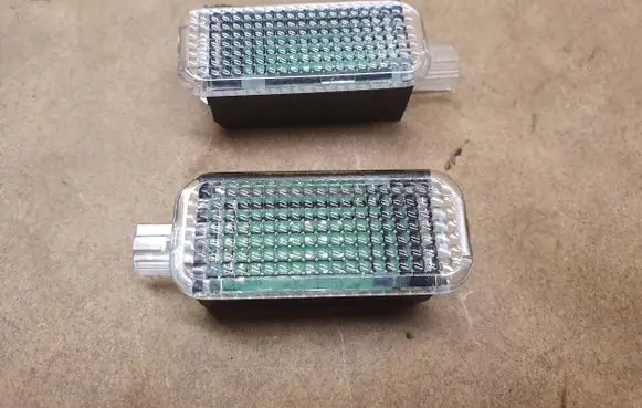 Audi A3 S3 8V Front door interior light 4E0947415