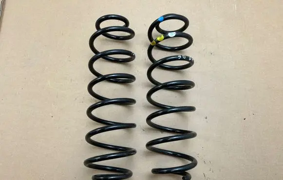 Opel Mokka B Rear coil spring 
