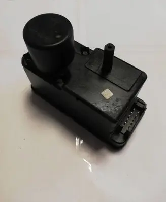 Volkswagen PASSAT B3 Central locking vacuum pump 357962257