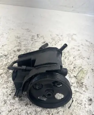 Peugeot Partner Power steering pump 26080330