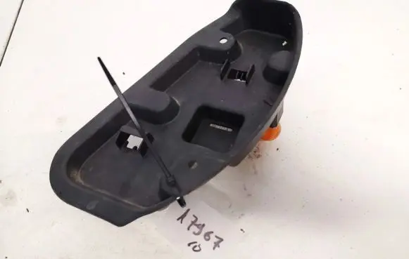 Citroen C5 Tail light bulb cover holder