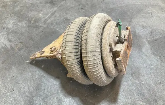 Toyota Hilux (AN10, AN20, AN30) Rear air suspension bag/shock absorber 