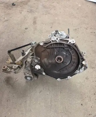 Opel Tigra B Manual 5 speed gearbox 55565177