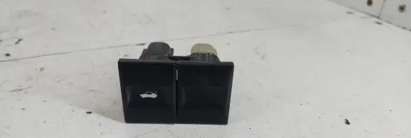 Ford Mondeo Mk III Tailgate opening switch 1S7t19b514Aa