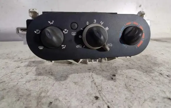 Renault Twingo II Climate control unit 0991282C