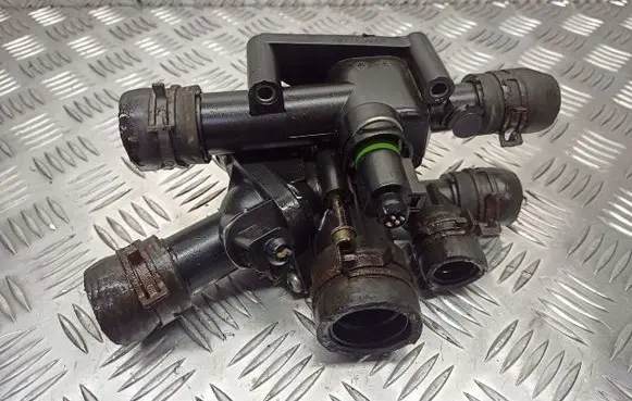 Skoda Octavia Mk1 (1U) Thermostat housing 