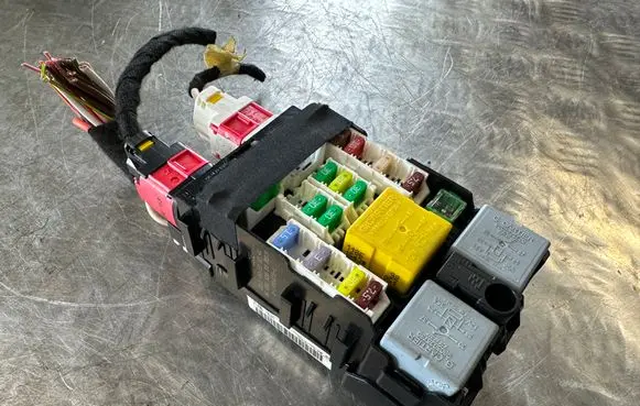 Citroen C4 II Picasso Fuse box set 9665492680