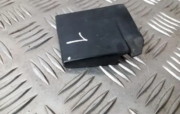 Rear fender molding trim