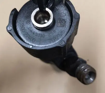 Hyundai Tucson JM Fuel injector 0445110258