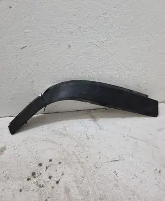 Rear bumper trim bar molding