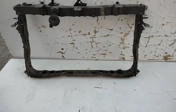 Toyota Auris 150 Front axle beam 
