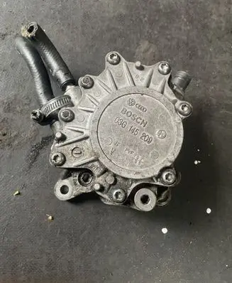 Volkswagen PASSAT B6 Vacuum pump