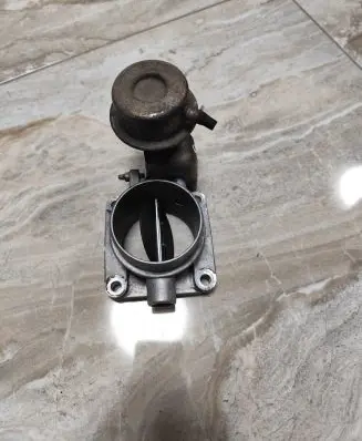 Ford Maverick Throttle valve