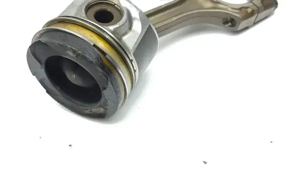 Toyota Corolla Verso AR10 Piston with connecting rod