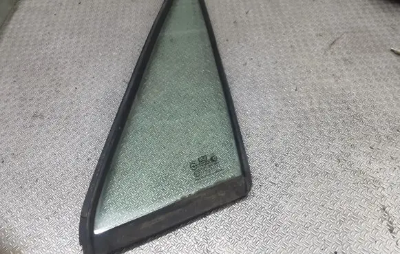 Hyundai Galloper Front vent window/glass (coupe) 
