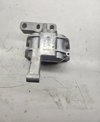 Volkswagen Tiguan Engine mount bracket 5N0199262