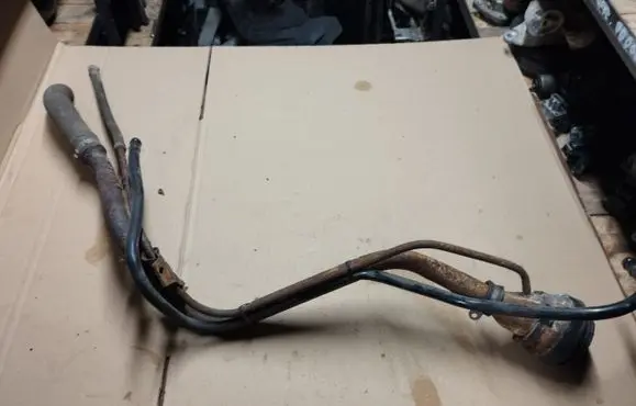 Fuel tank filler neck pipe
