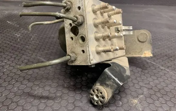 BMW 7 E38 ABS Pump 0265225005