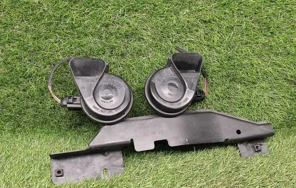 Audi Q7 4L Horn signal 4L0951229A 4L0951221