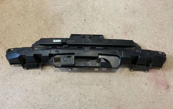 BMW 5 G60 G61 Rear bumper mounting bracket 8084702