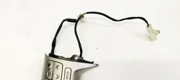 Toyota Auris 150 Steering wheel buttons/switches 