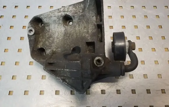 BMW 5 E60 E61 Generator/alternator bracket 64557786708